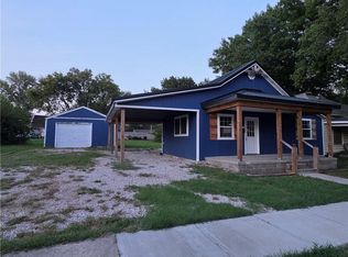 221 E 2nd Ave, Garnett, KS 66032