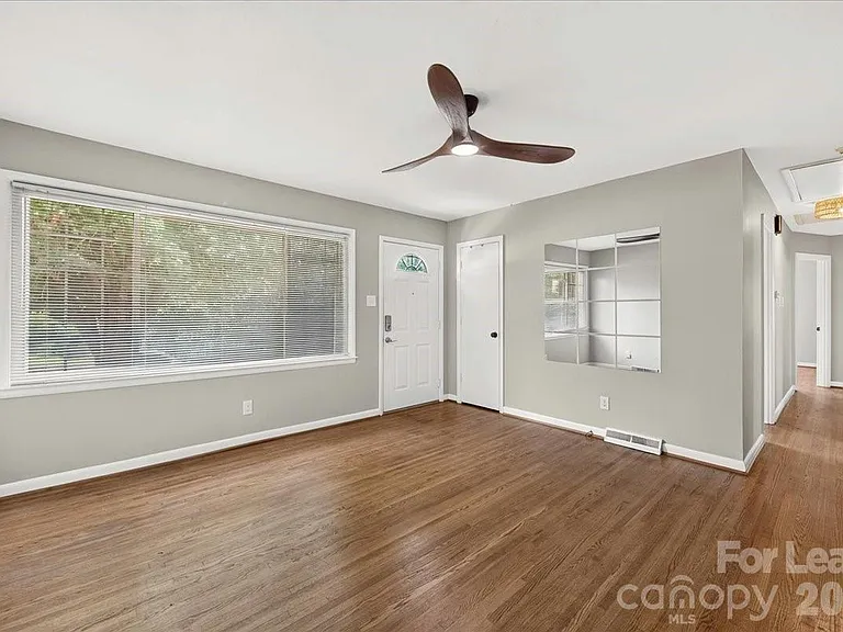 3237 Harrow Pl — Photo 3
