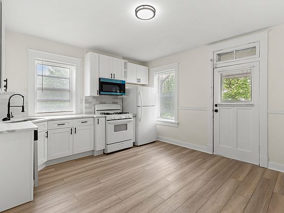 3rd image of 3453 Miami St #2F