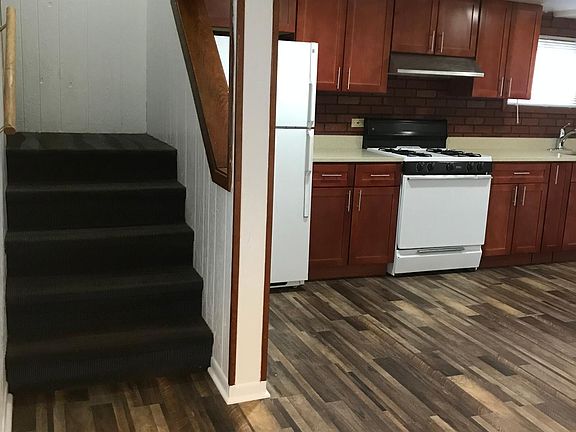 3rd image of 9129 Lawler Ave