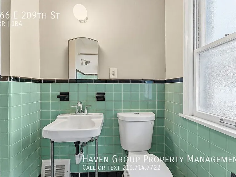 866 E 209th St — Photo 17
