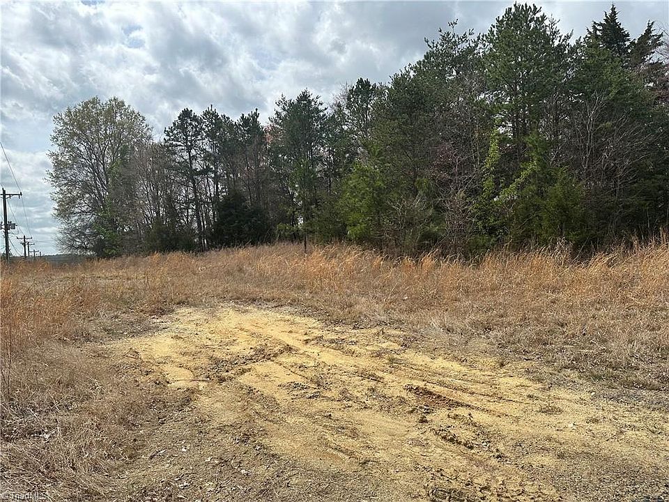 2nd image of 2710 Griffith Rd #10