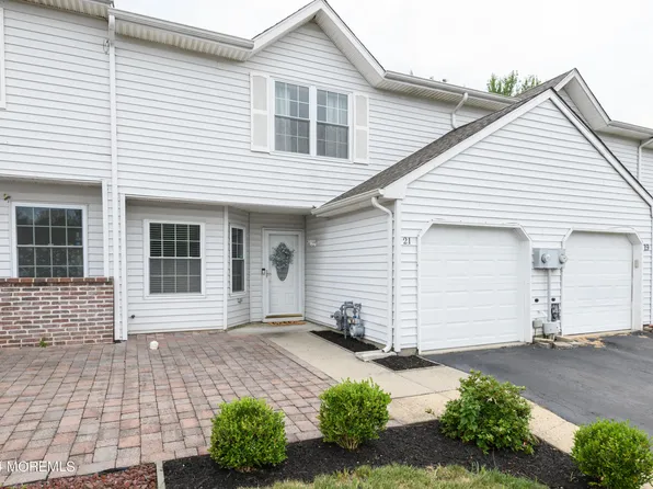 21 Mainsail Square, Freehold, NJ 07728