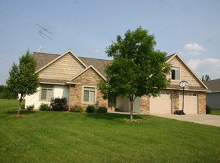 422 Pondview Olane, St Joseph, MN 56374