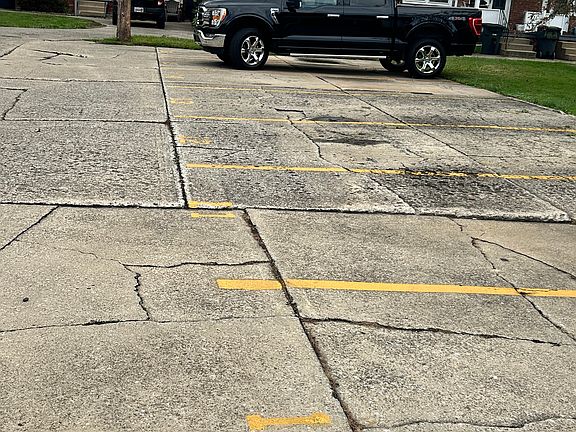 2nd image of 457 Mahoning Ave NW