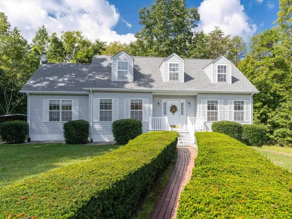 499 Old Rectory Ln, Fork Union, VA 23055