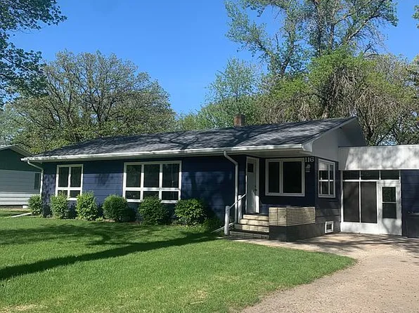 116 Everett Ave, Park River, ND 58270