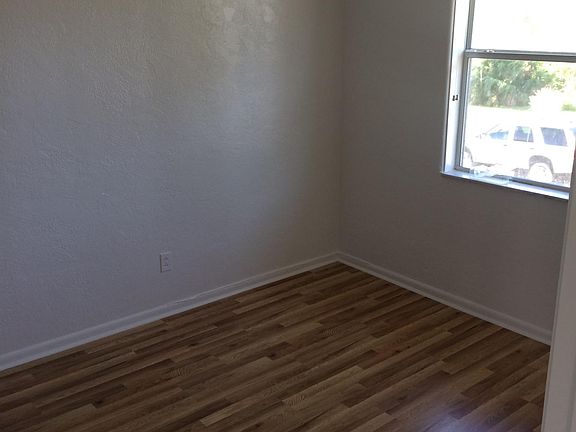 5th image of 4714 Halifax Dr APT 3