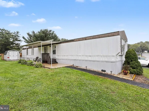65 Alana Dr, York, PA 17402