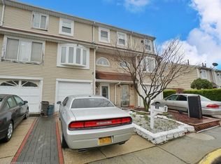 18 Carol Pl, Staten Island, NY 10303