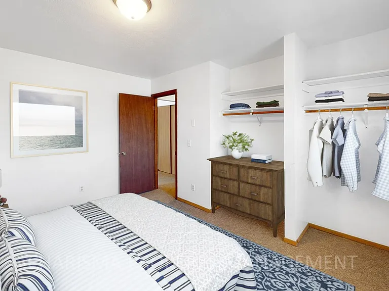Wedgewood Apartments — Photo 9