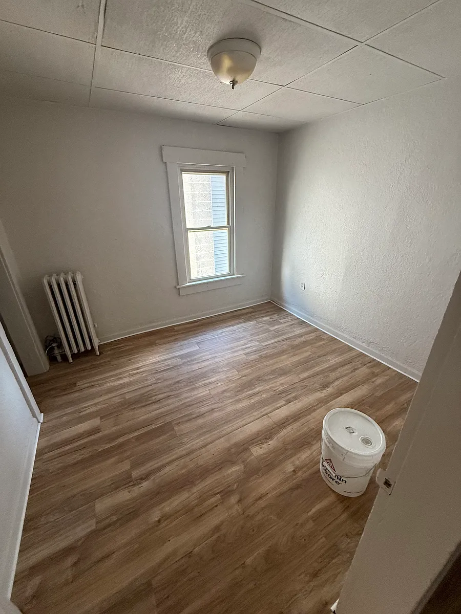 Building Photo - 505 N Bromley Ave
