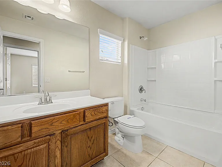 10560 Laurelwood Lake Ave — Photo 19