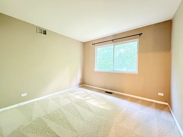 2307 Stoughton Dr — Photo 17