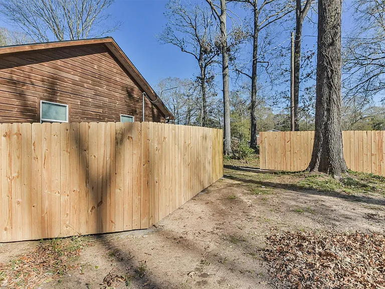 24237 Creekwood Dr — Photo 39