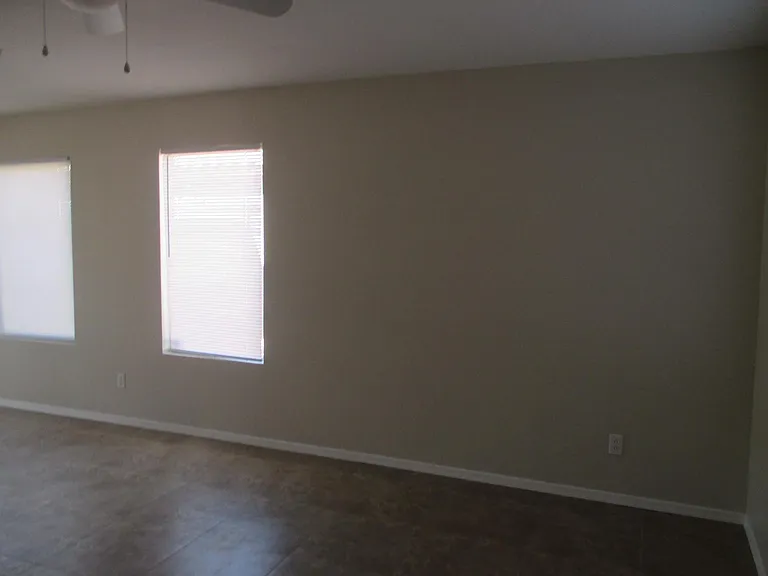 436 S 93rd Pl — Photo 2
