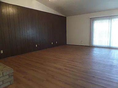 3rd image of 11015 Wallbrook Dr