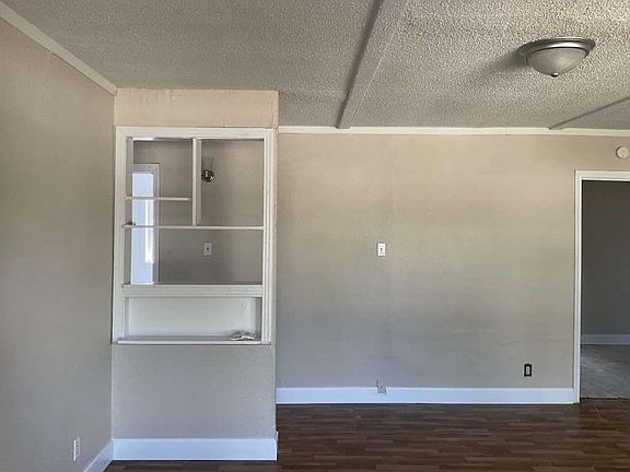 2nd image of 815 W 12th St