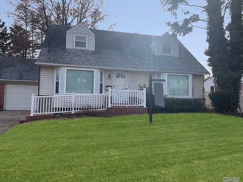 1st image of 39 Morris Dr