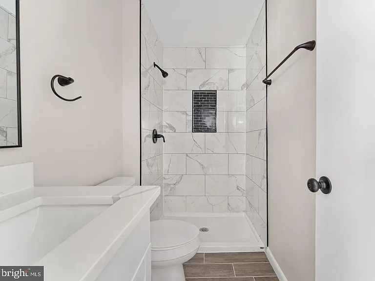 14843 Emberdale Dr — Photo 22