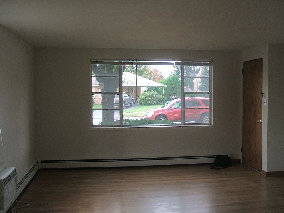 2nd image of 4020 Nancy Dr APT 2