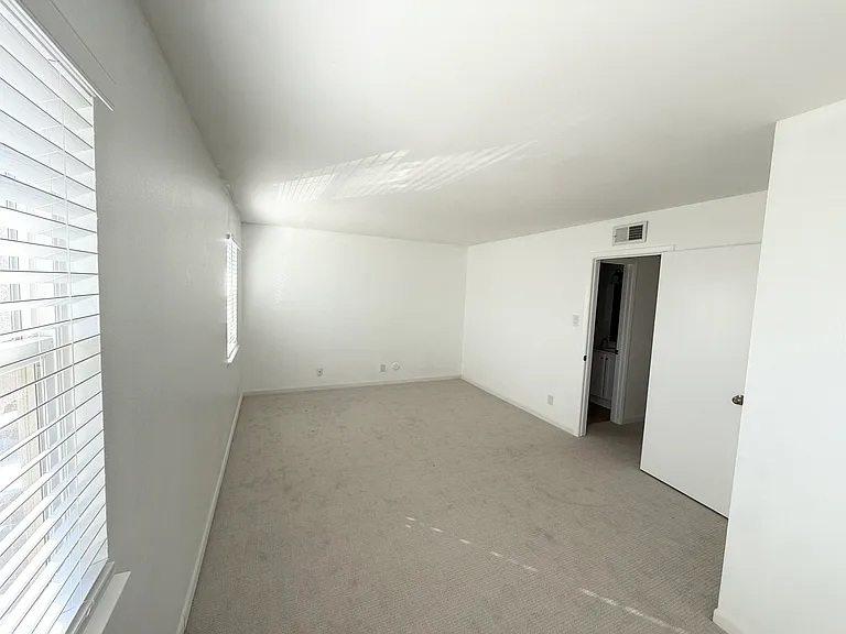 741 Camino Floretta NW — Photo 16