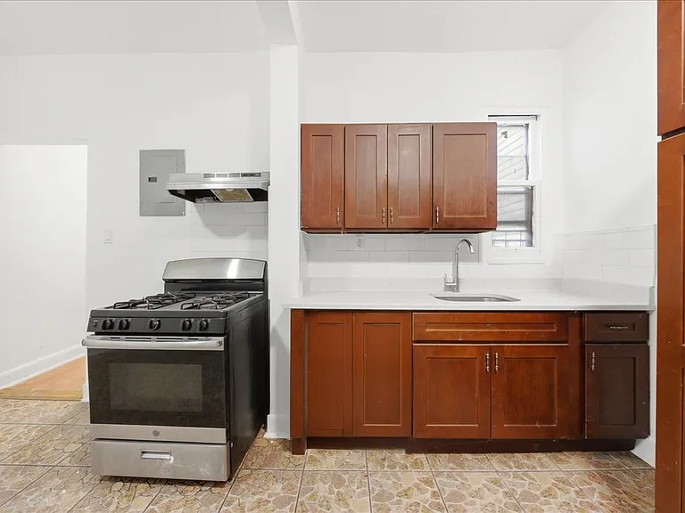 1307 College Ave #2 — Photo 8