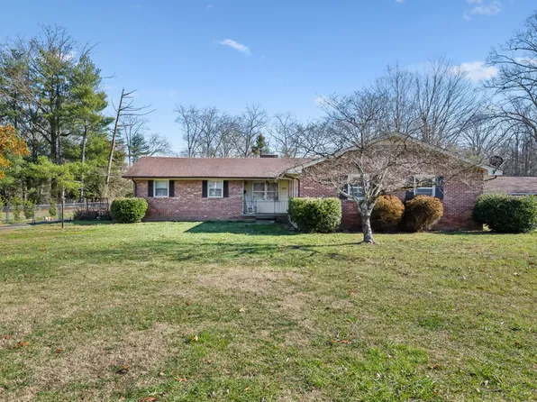 203 Greenfield Ave, Tullahoma, TN 37388