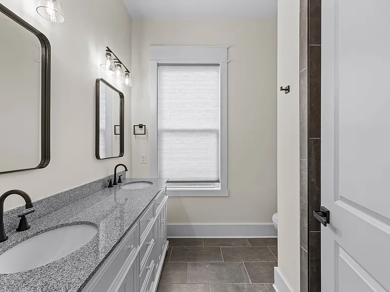 135 Max Lane Dr — Photo 16