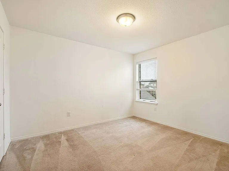 907 Solitude Dr — Photo 20