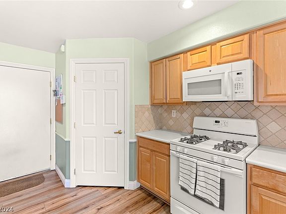 5th image of 5420 Golden Barrel Ave