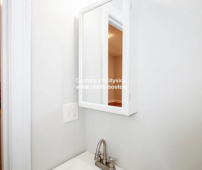 205 Marion St #3 — Photo 14