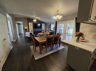 1070 Dara Ct, Redding, CA 96003