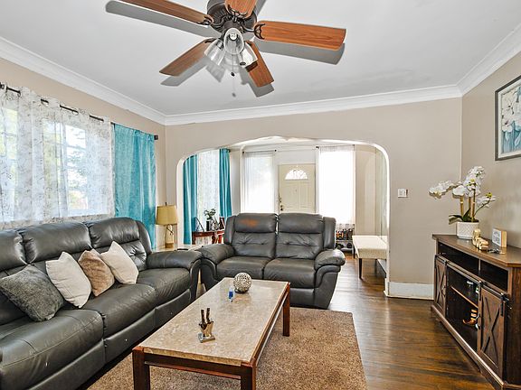 2nd image of 11110 S Union Ave