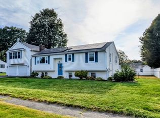 209 Pineview Cir, Agawam, MA 01001