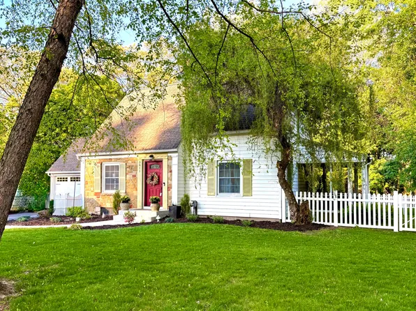 3811 Old Colony Rd, Kalamazoo, MI 49008