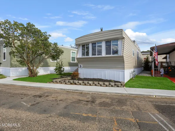 9 Avenue A, Hazlet, NJ 07734