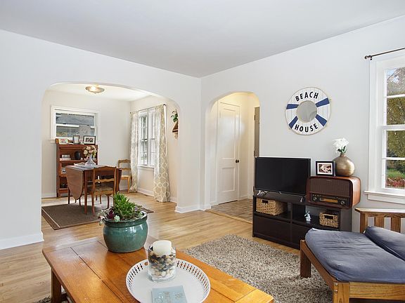 5th image of 721 Diana St
