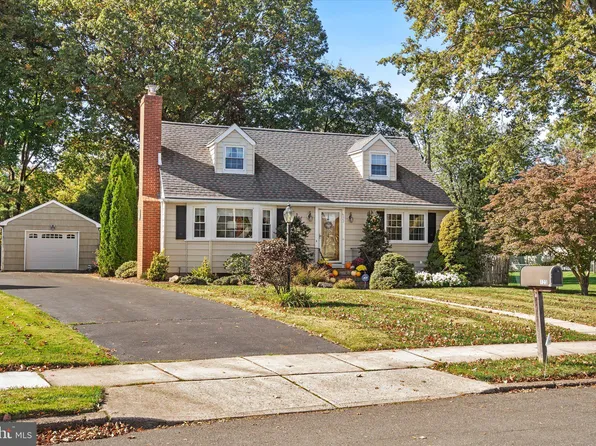 123 Nancy Ln, Ewing, NJ 08638