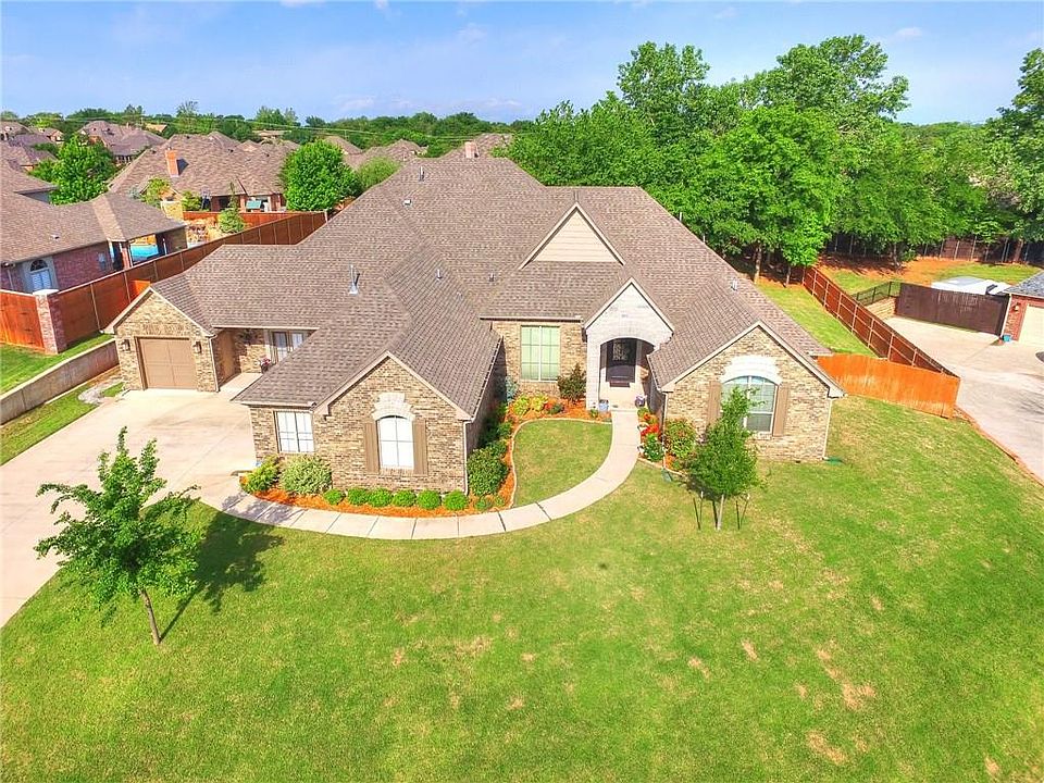 1st image of 2609 Warwick Pl