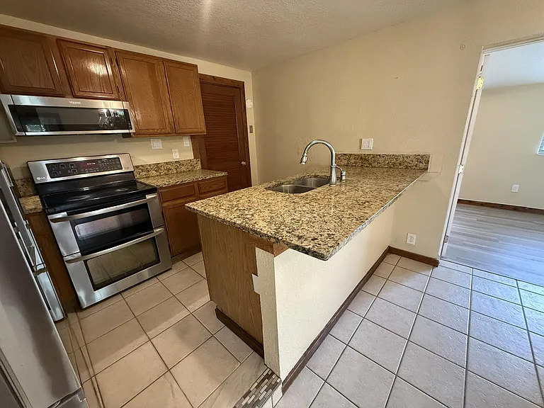 17503 30th Ln N — Photo 5