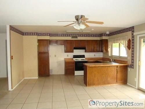 5th image of 2456 E Holmes Ave