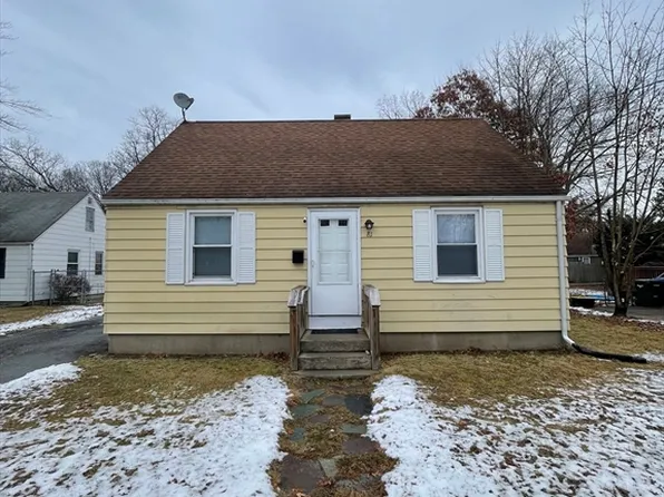 81 Pemaquid St, Springfield, MA 01151