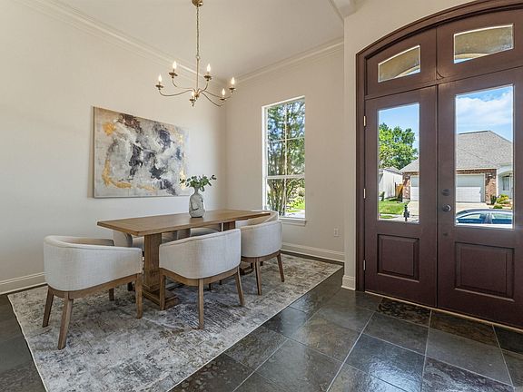 3rd image of 10684 Woodland Oaks Dr
