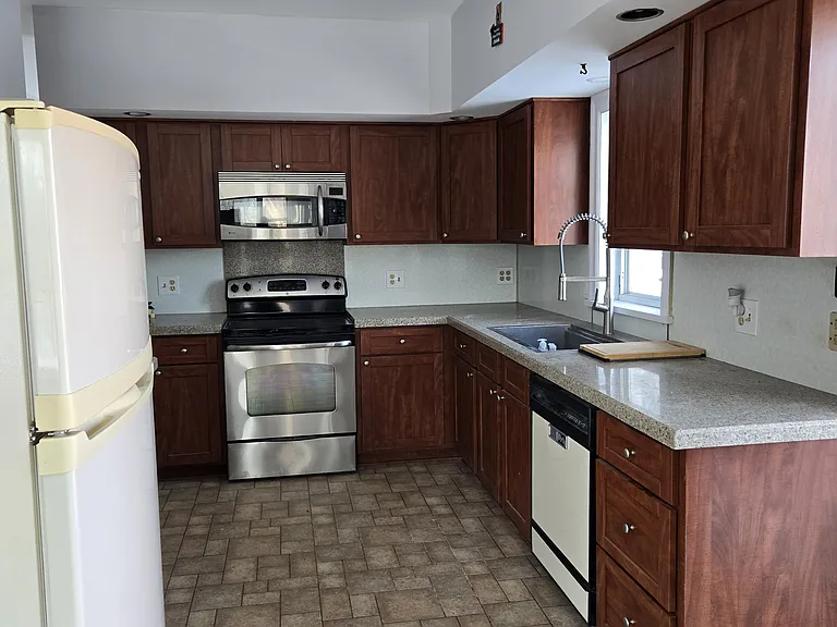 1555 Morris Rd — Photo 10