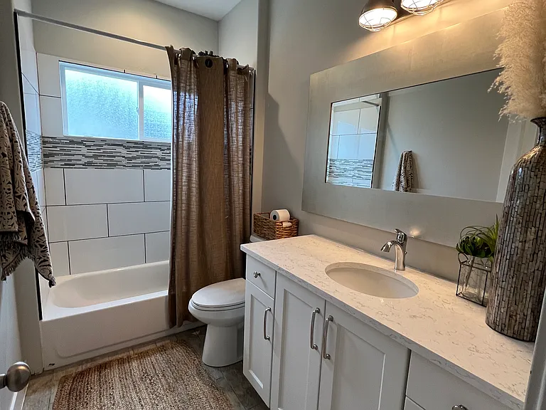 598 W Regent Garden Ln — Photo 10