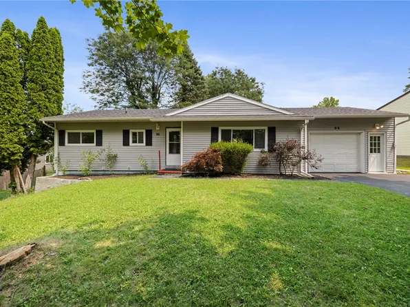 96 Buckley Pl, Henrietta, NY 14467