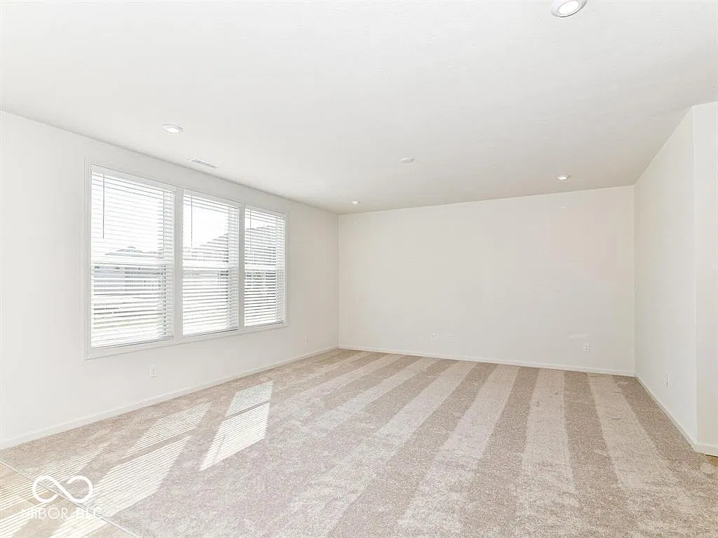 4 bed, 2.5 bath, 3237 sqft, $3,095 — Photo 4