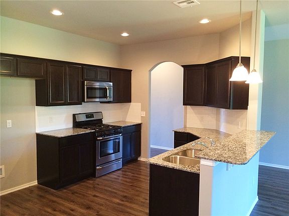 4th image of 9224 NW 70th St