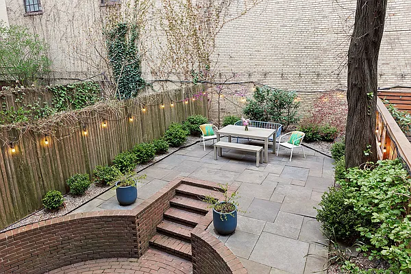 Sold by Compass | media 9